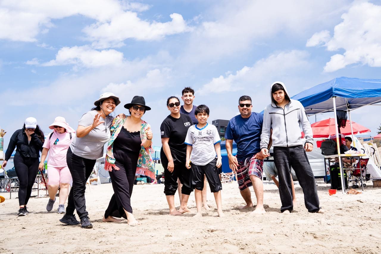 Invita Claudia Agatón a las familias a disfrutar de las playas y espacios públicos de forma segura