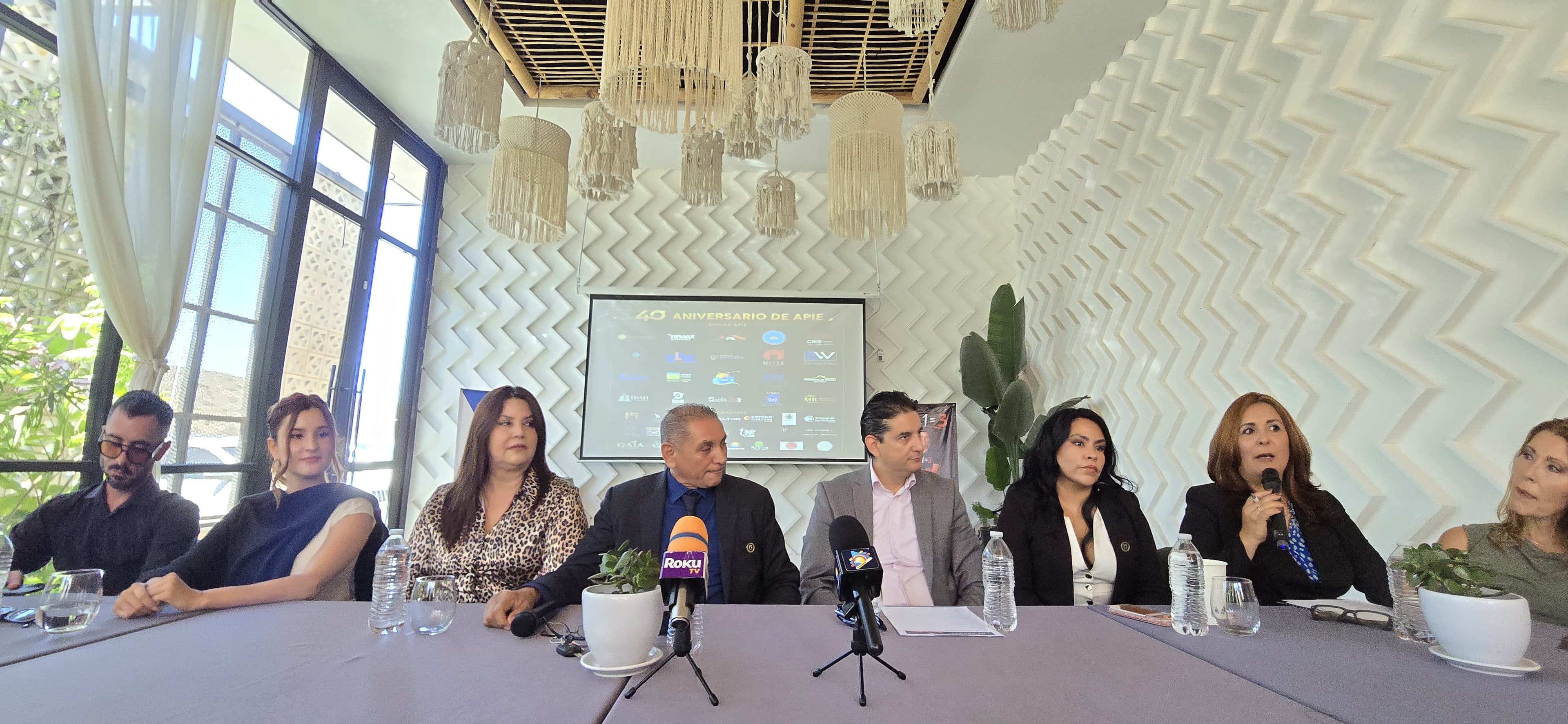 APIE celebra 40 años con un foro de negocios encabezado por Jorge Serratos
