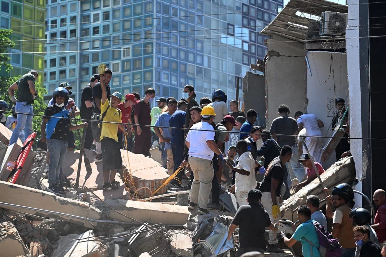 Terremoto de magnitud 7.4 golpea Colombia; reportan muertos y edificios colapsados