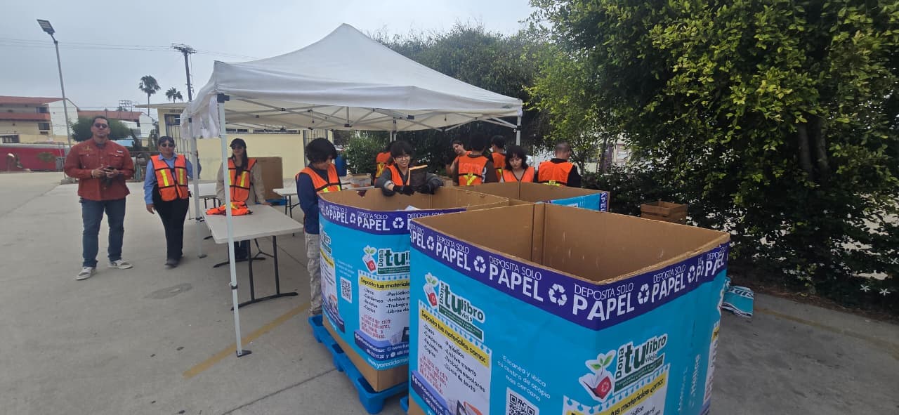 Fundación Hélice impulsa en Ensenada jornada para sacar electrónicos, pilas y papel de la basura