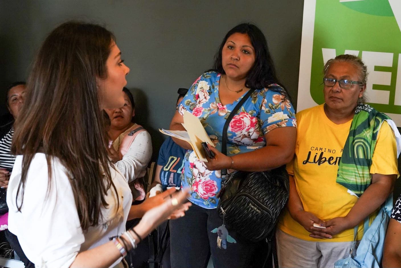 Beneficia PVEM a familias de Ensenada previo al inicio del ciclo escolar
