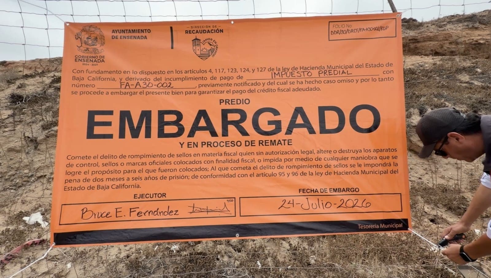 Ayuntamiento va por morosos: embarga megaterreno frente a Playa Hermosa por deuda de 6 millones de pesos