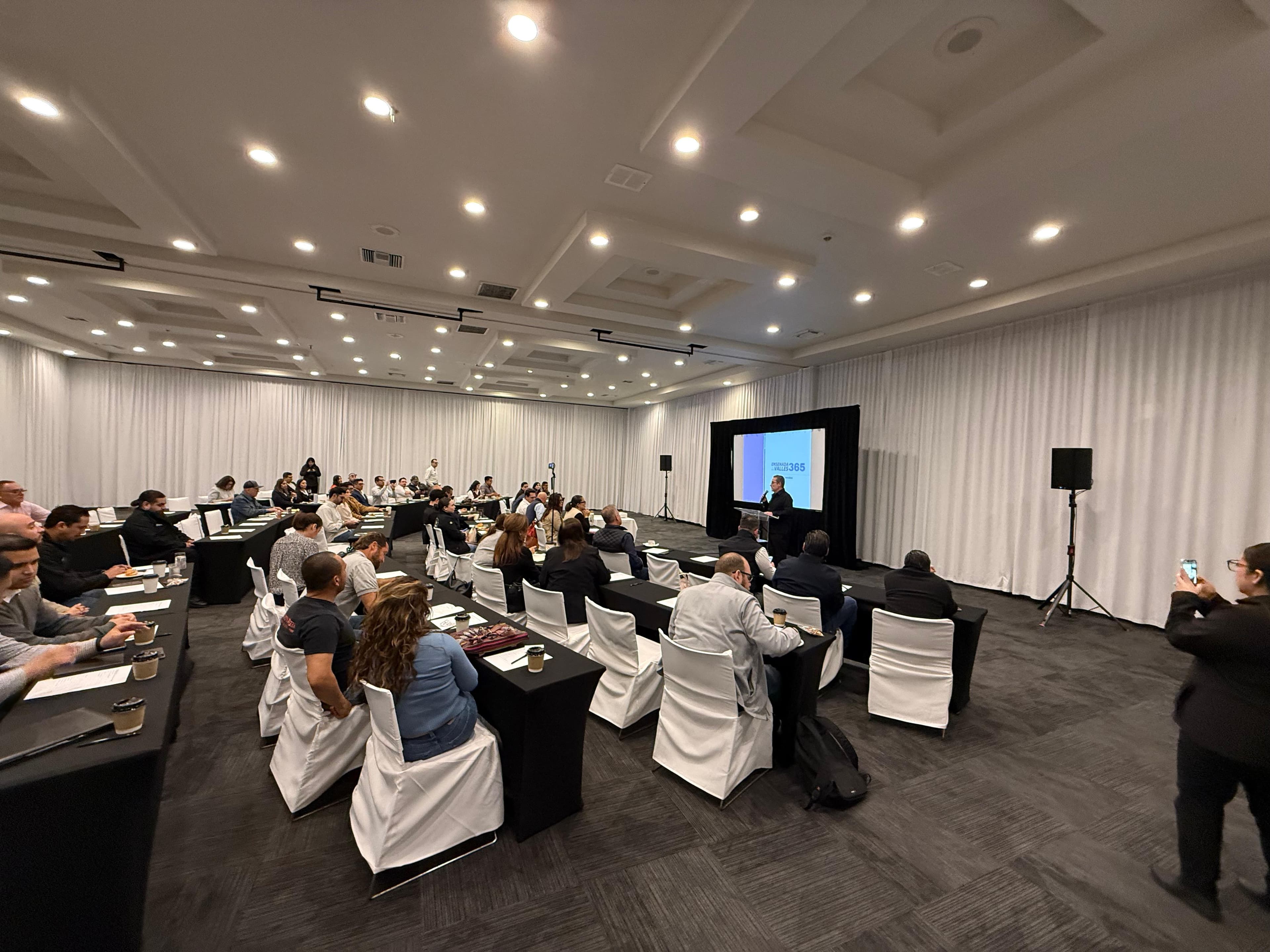 Encuentro Ensenada Conecta en Hotel Coral & Marina